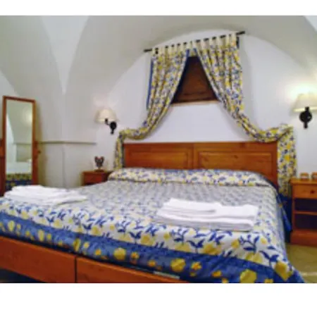In Bb - Spacious Triple In Ancient Masseria Near The Sea In A Quiet Olive Trees Guest house *